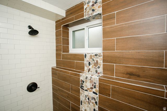 5956 W JARGON CIR, Kearns, UT 84118