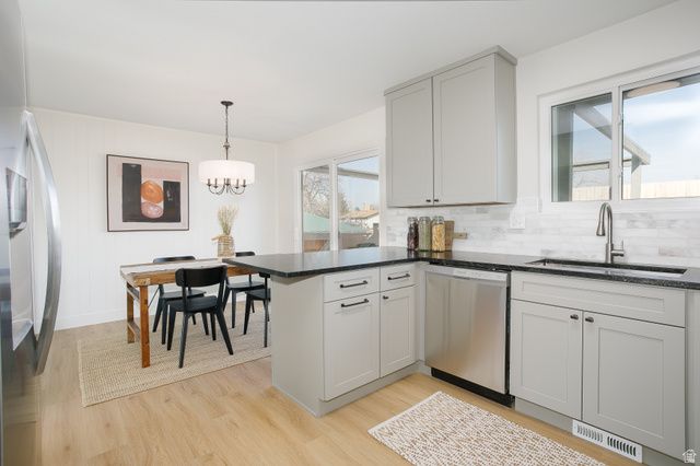 5956 W JARGON CIR, Kearns, UT 84118