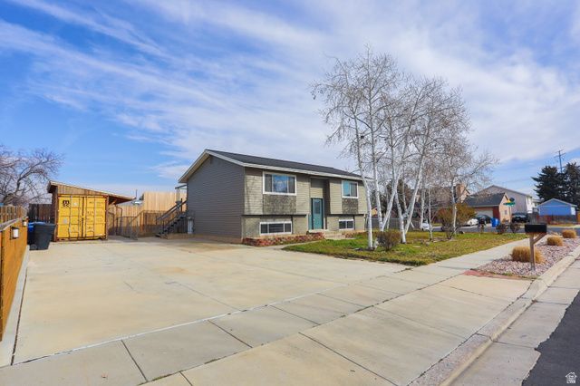 5956 W JARGON CIR, Kearns, UT 84118