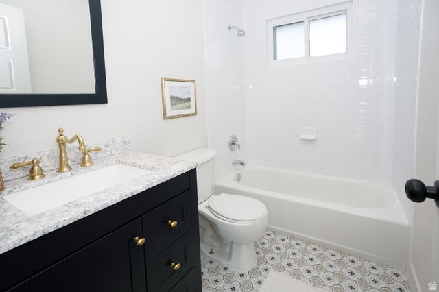 5956 W JARGON CIR, Kearns, UT 84118