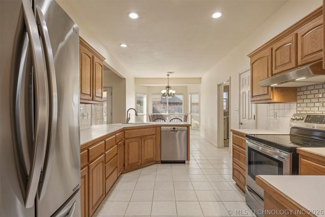 7916 N 125th East Avenue, Owasso, OK 74055