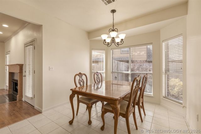 7916 N 125th East Avenue, Owasso, OK 74055