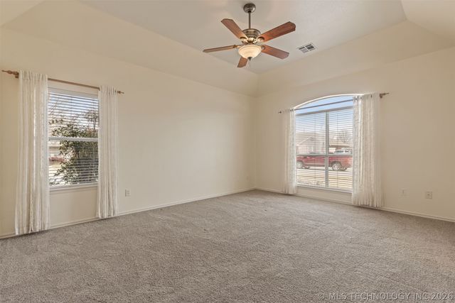 7916 N 125th East Avenue, Owasso, OK 74055