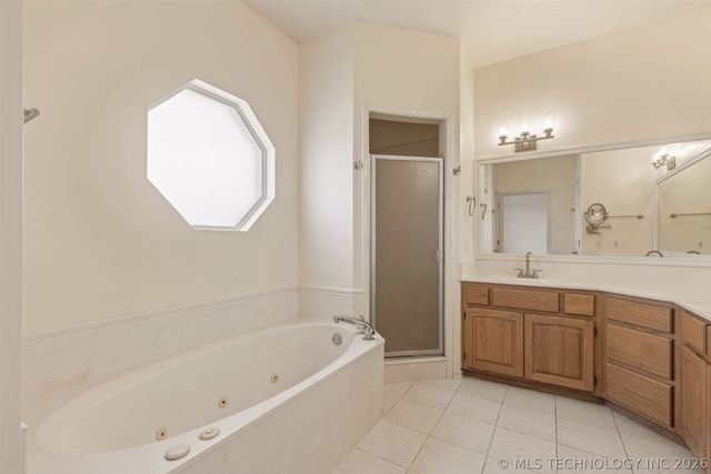 7916 N 125th East Avenue, Owasso, OK 74055