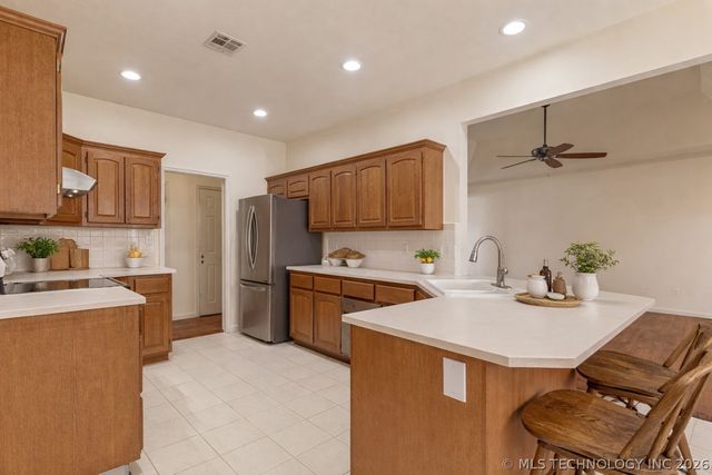 7916 N 125th East Avenue, Owasso, OK 74055