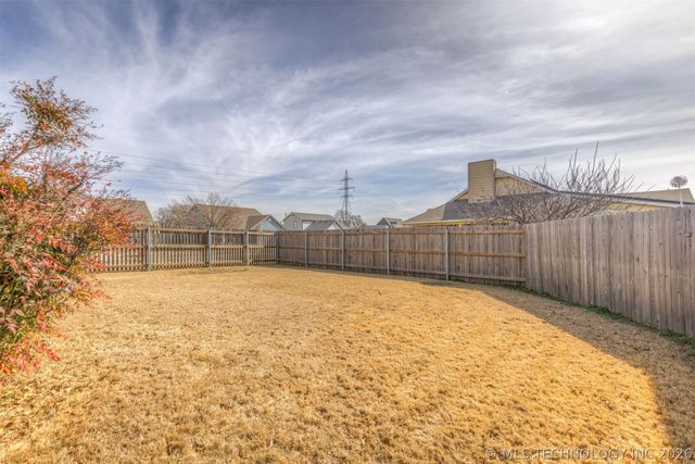 7916 N 125th East Avenue, Owasso, OK 74055