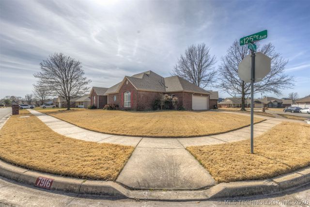7916 N 125th East Avenue, Owasso, OK 74055