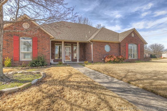 7916 N 125th East Avenue, Owasso, OK 74055
