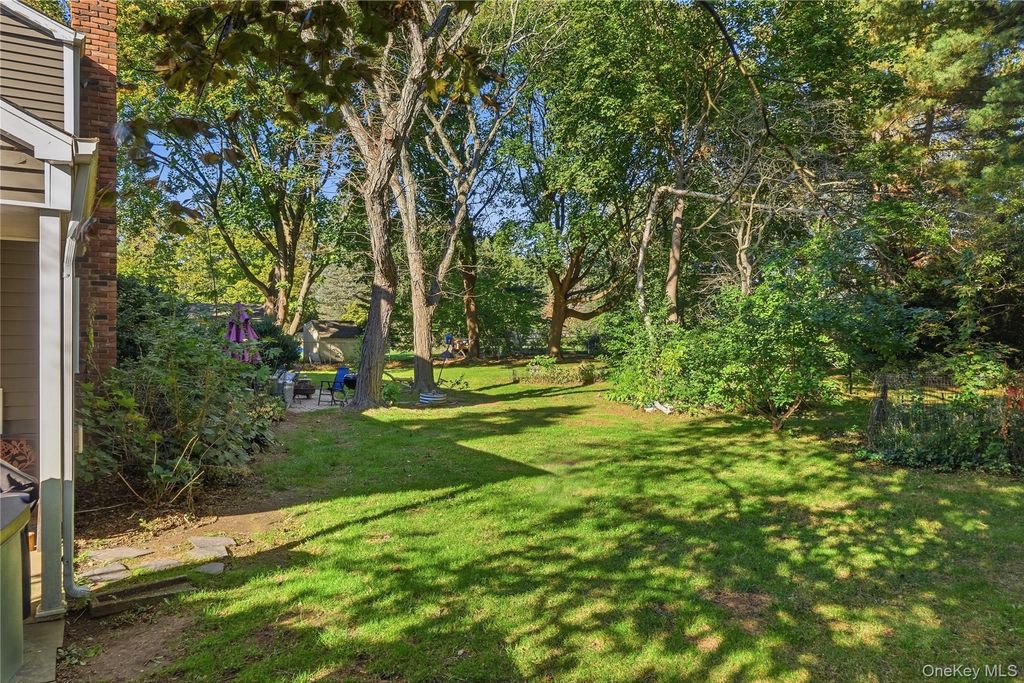 30 Manor Road N, Greenlawn, NY 11740 — photo 3