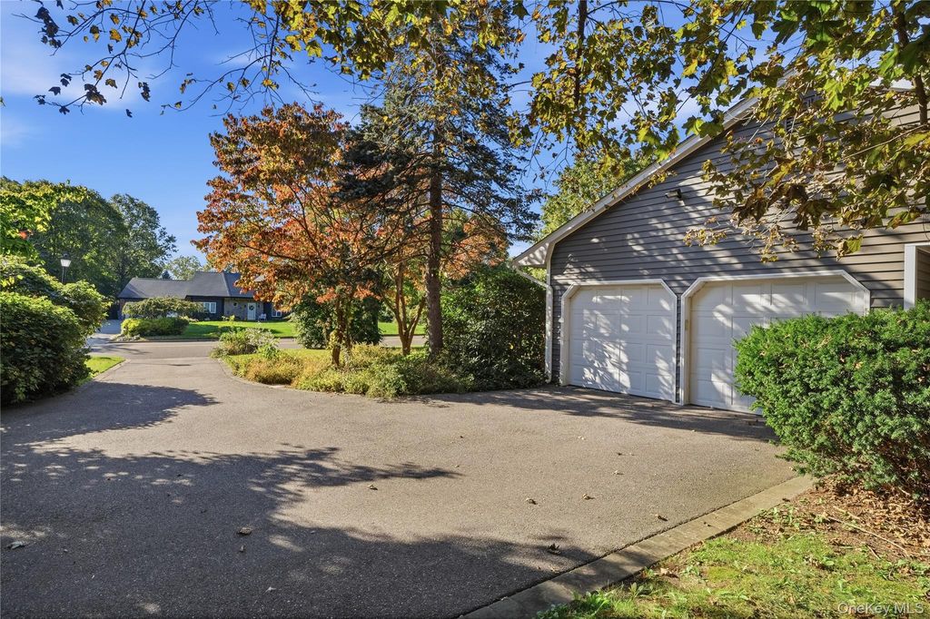 30 Manor Road N, Greenlawn, NY 11740 — photo 4