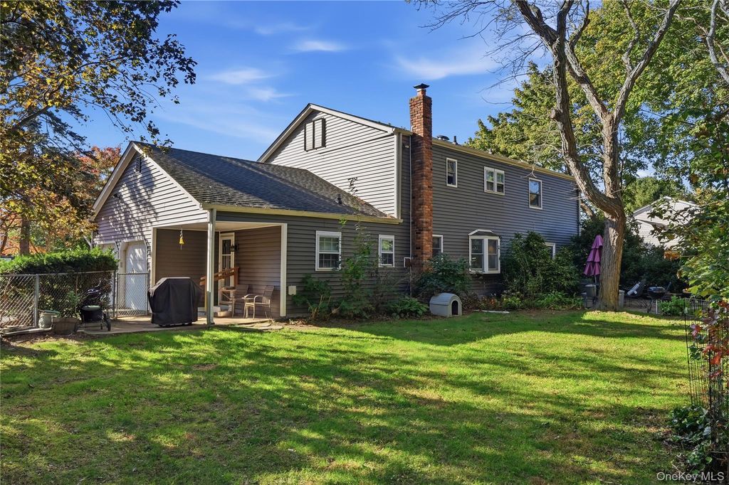 30 Manor Road N, Greenlawn, NY 11740 — photo 5