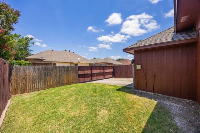 2029 Falcon Ridge Drive A, Carrollton, TX 75010