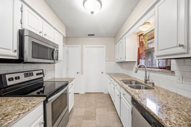 2029 Falcon Ridge Drive A, Carrollton, TX 75010