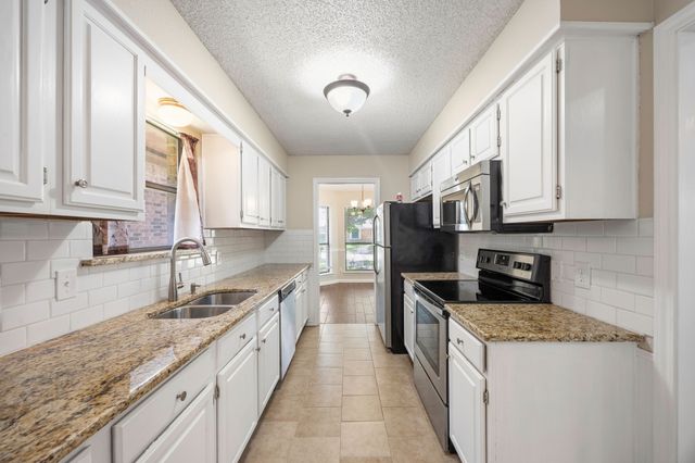2029 Falcon Ridge Drive A, Carrollton, TX 75010