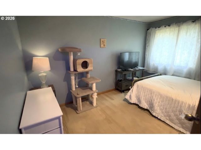 6844 Se BORWICK St, Hillsboro, OR 97123