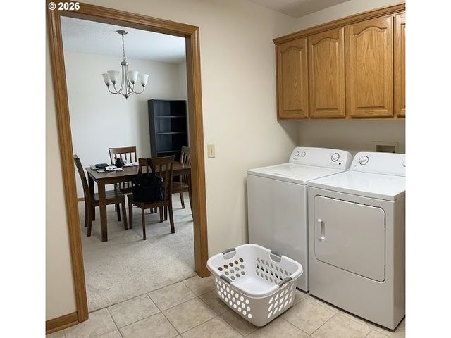 6844 Se BORWICK St, Hillsboro, OR 97123