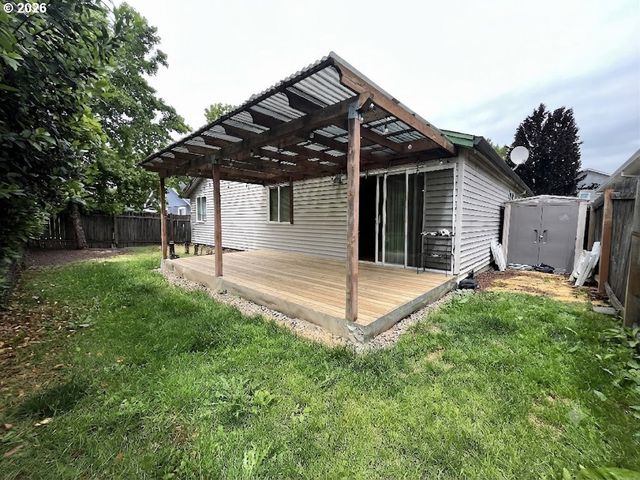 6844 Se BORWICK St, Hillsboro, OR 97123