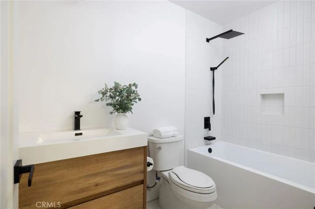 1230 Crystal Cove Way, Seal Beach, CA 90740