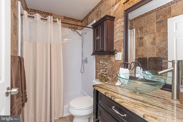 22 HARBORVIEW DR, Ocean Pines, MD 21811