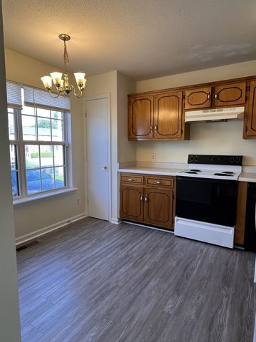 3255 Tower Dr Apt D, Clarksville, TN 37042