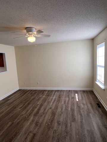 3255 Tower Dr Apt D, Clarksville, TN 37042