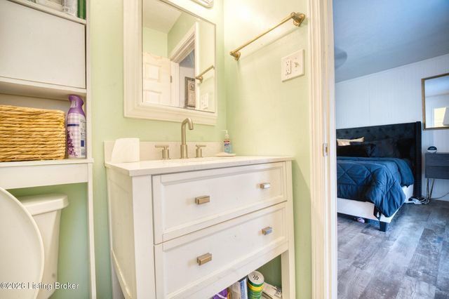 4810 Rockaway Cir, Louisville, KY 40216