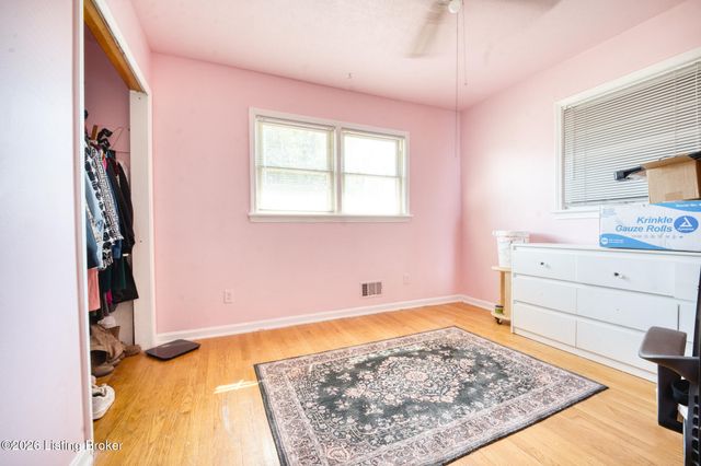 4810 Rockaway Cir, Louisville, KY 40216