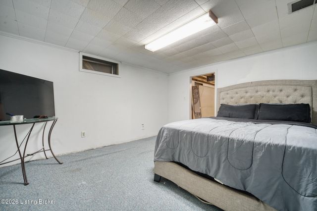 4810 Rockaway Cir, Louisville, KY 40216