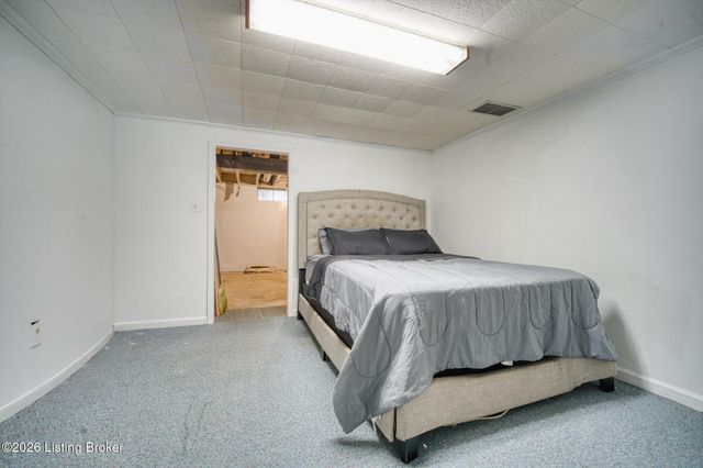 4810 Rockaway Cir, Louisville, KY 40216