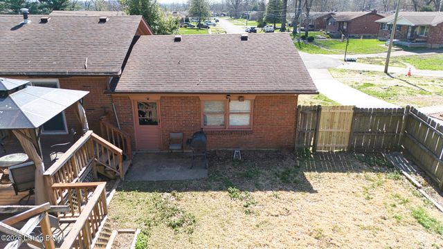 4810 Rockaway Cir, Louisville, KY 40216