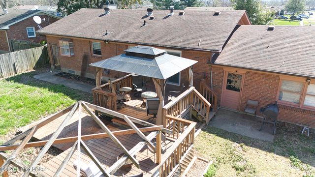 4810 Rockaway Cir, Louisville, KY 40216