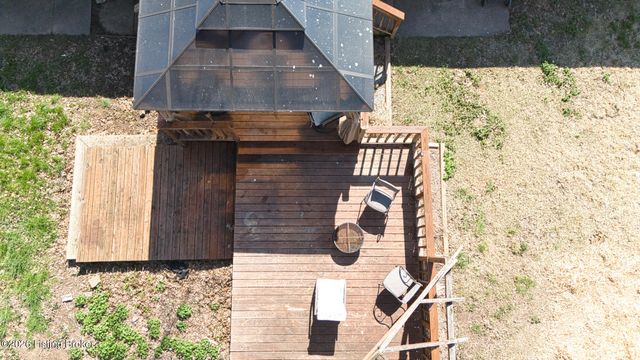 4810 Rockaway Cir, Louisville, KY 40216