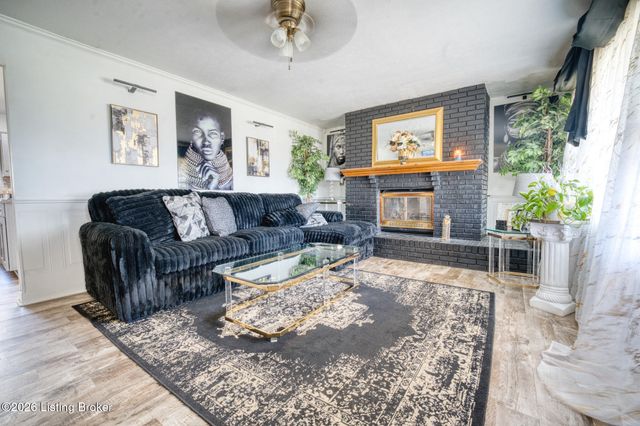 4810 Rockaway Cir, Louisville, KY 40216