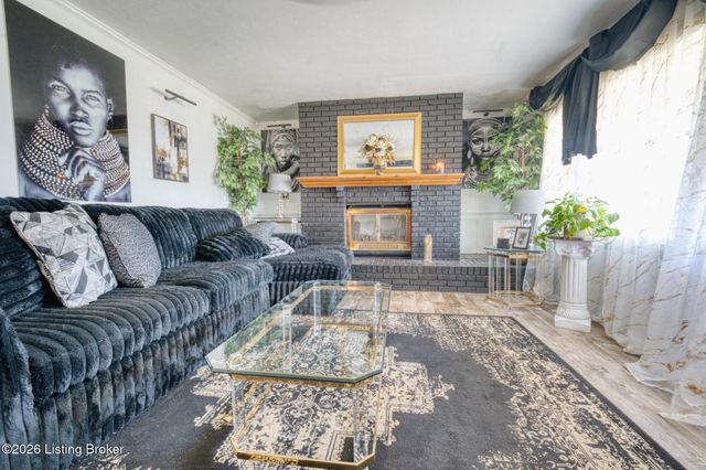 4810 Rockaway Cir, Louisville, KY 40216