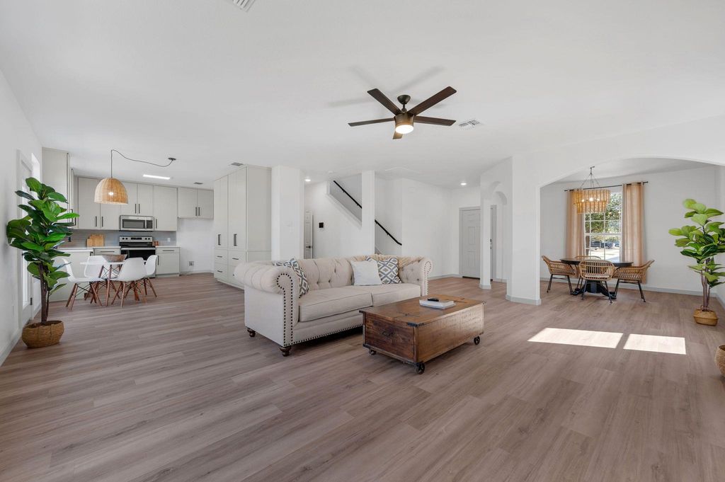 121 Moorhen LN, Leander, TX 78641