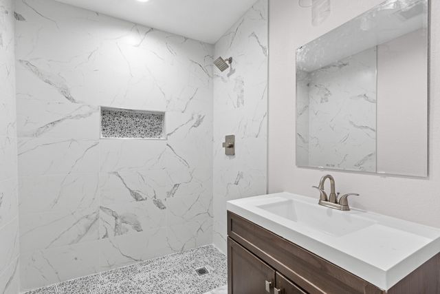 2435 Sharon Street, Dallas, TX 75211