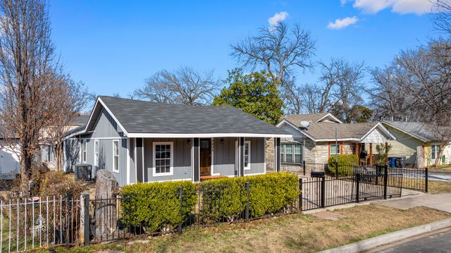 2435 Sharon Street, Dallas, TX 75211