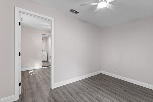 2435 Sharon Street, Dallas, TX 75211