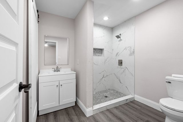 2435 Sharon Street, Dallas, TX 75211