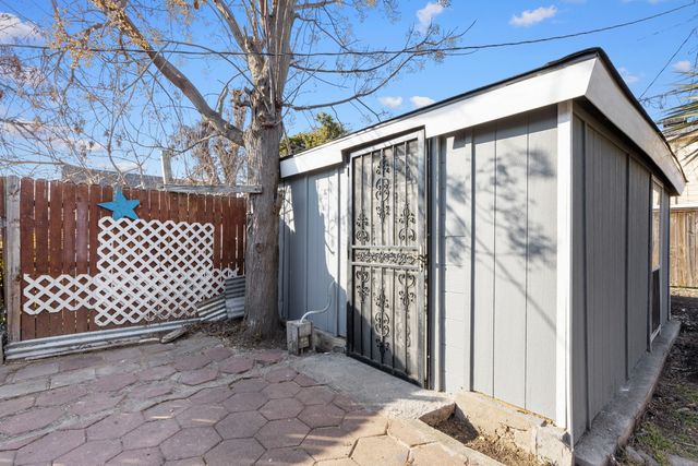 2435 Sharon Street, Dallas, TX 75211