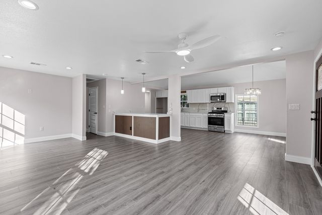 2435 Sharon Street, Dallas, TX 75211