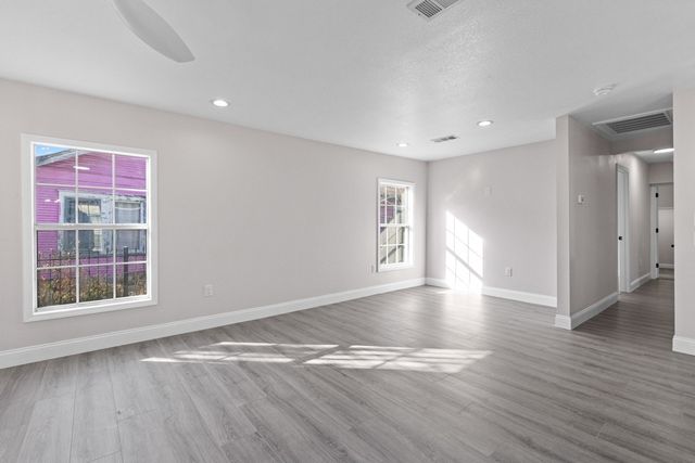 2435 Sharon Street, Dallas, TX 75211