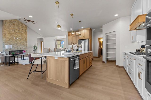 266 E SWEETWATER WAY, Appleton, WI 54913