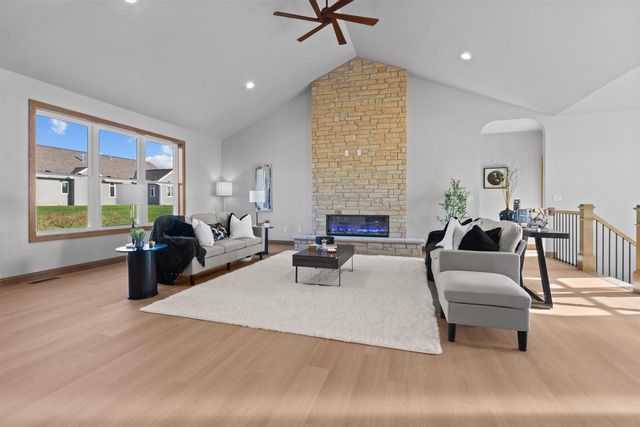 266 E SWEETWATER WAY, Appleton, WI 54913