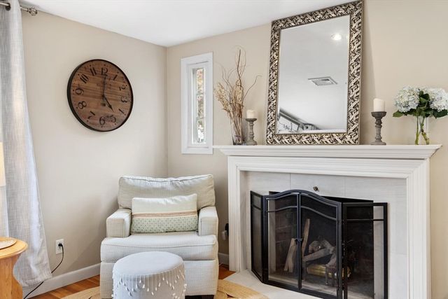 22 Ortins Rd, Hamilton, MA 01982
