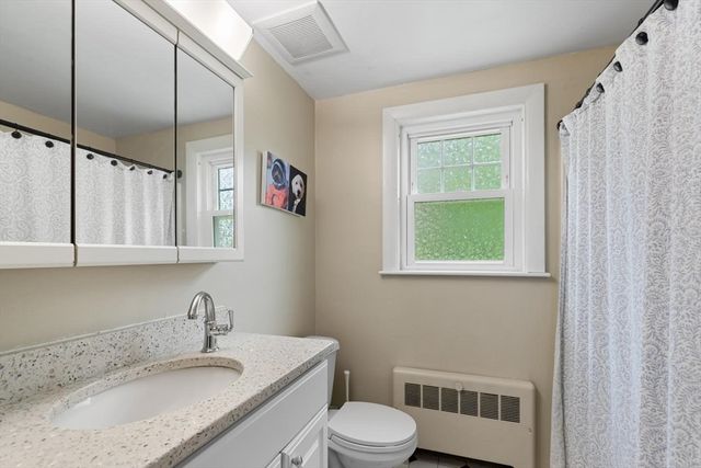 22 Ortins Rd, Hamilton, MA 01982