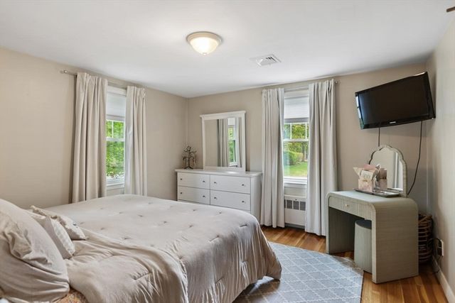22 Ortins Rd, Hamilton, MA 01982
