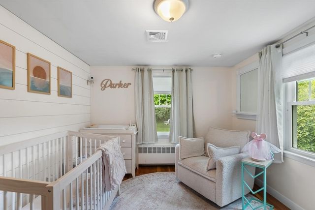 22 Ortins Rd, Hamilton, MA 01982