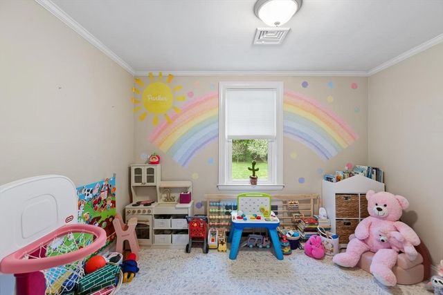 22 Ortins Rd, Hamilton, MA 01982