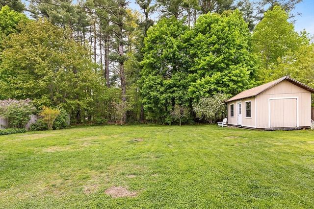22 Ortins Rd, Hamilton, MA 01982